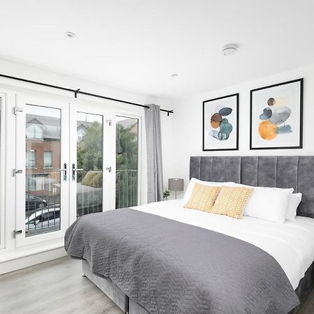Skyvillion - London Enfield Chase Apartments With Parking & Wifi Bagian luar foto