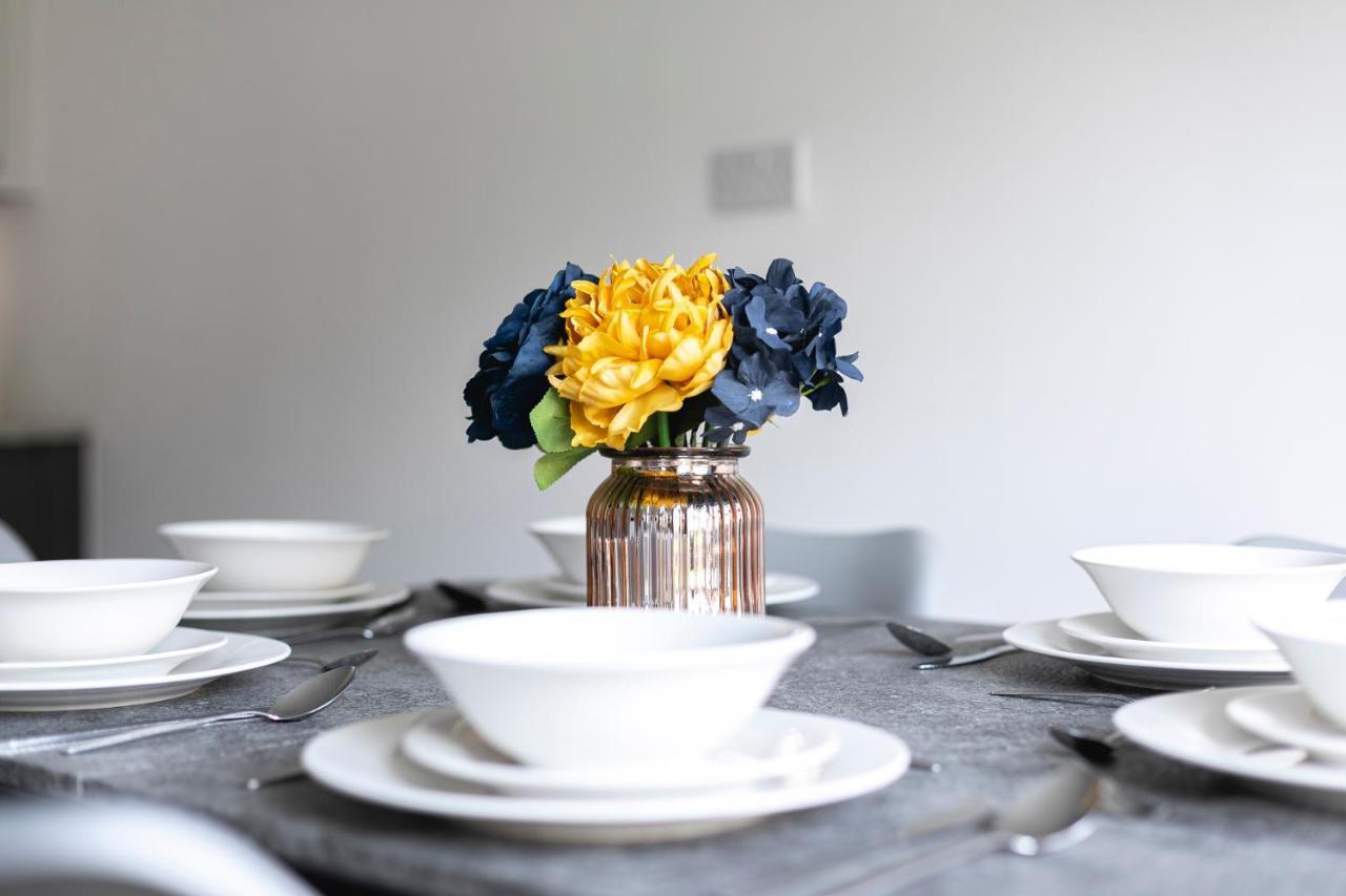 Skyvillion - London Enfield Chase Apartments With Parking & Wifi Bagian luar foto