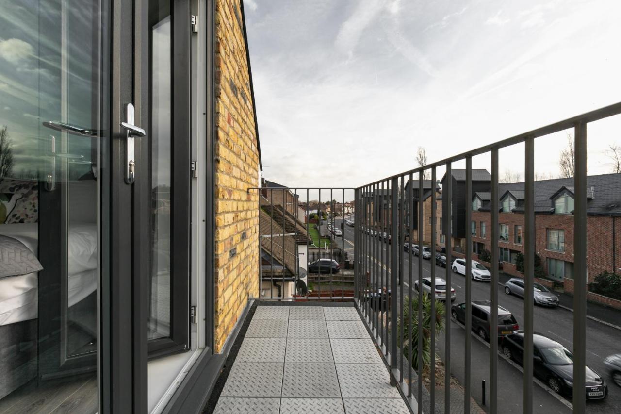 Skyvillion - London Enfield Chase Apartments With Parking & Wifi Bagian luar foto