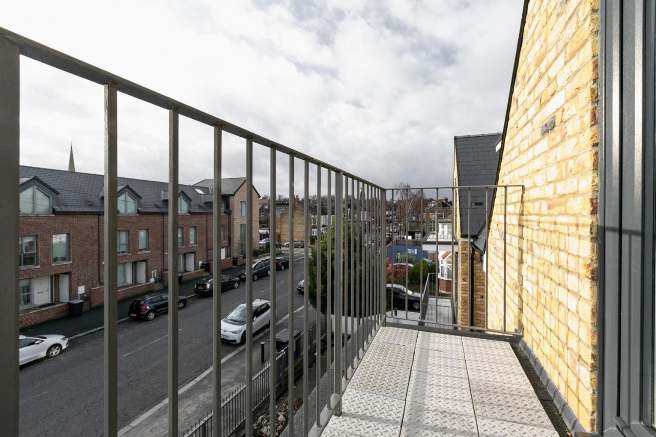 Skyvillion - London Enfield Chase Apartments With Parking & Wifi Bagian luar foto