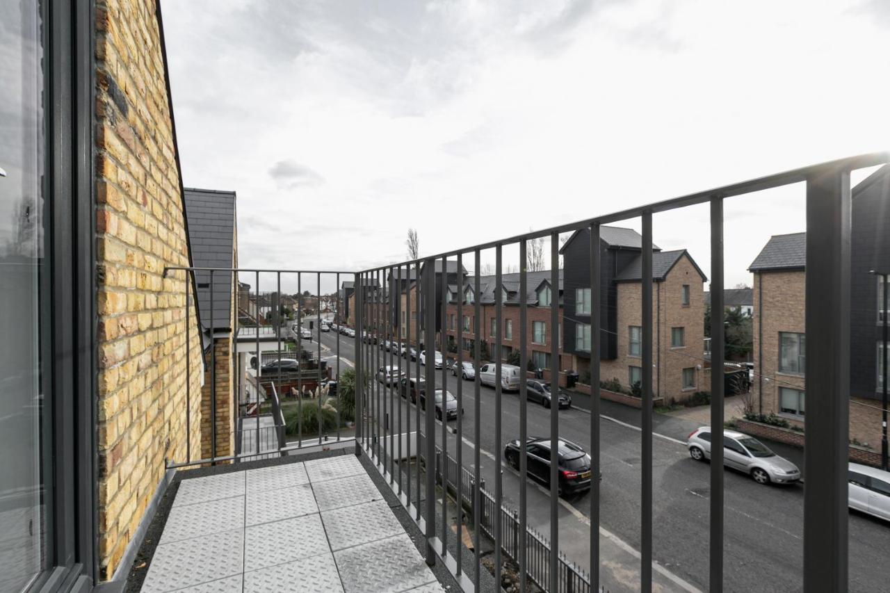 Skyvillion - London Enfield Chase Apartments With Parking & Wifi Bagian luar foto
