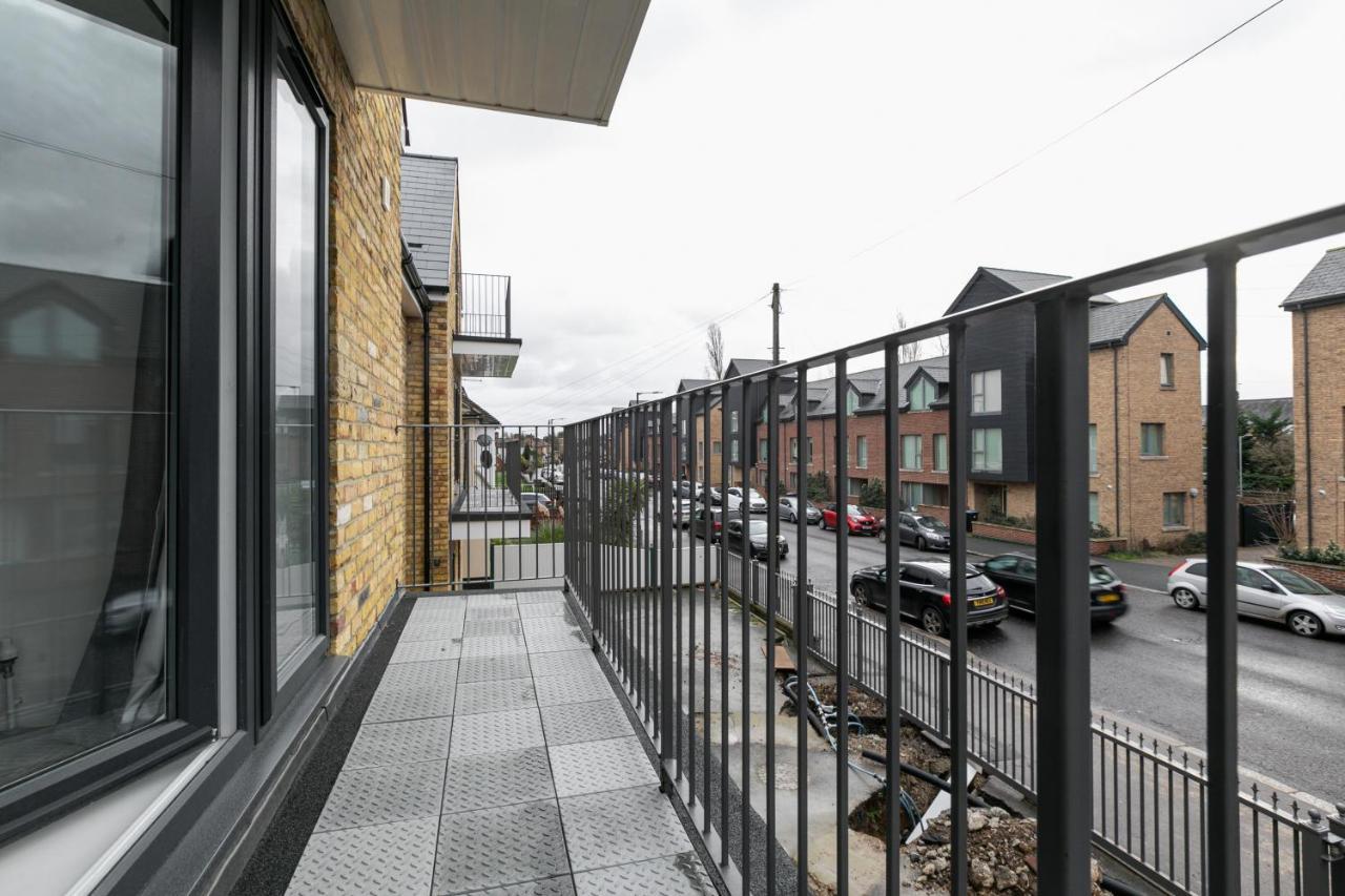 Skyvillion - London Enfield Chase Apartments With Parking & Wifi Bagian luar foto