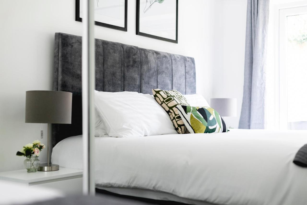 Skyvillion - London Enfield Chase Apartments With Parking & Wifi Bagian luar foto