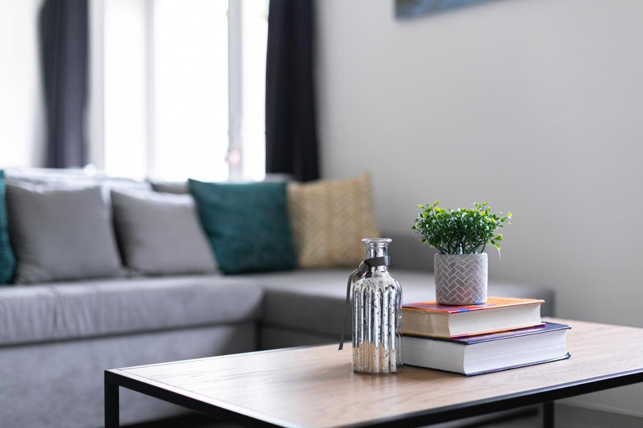 Skyvillion - London Enfield Chase Apartments With Parking & Wifi Bagian luar foto
