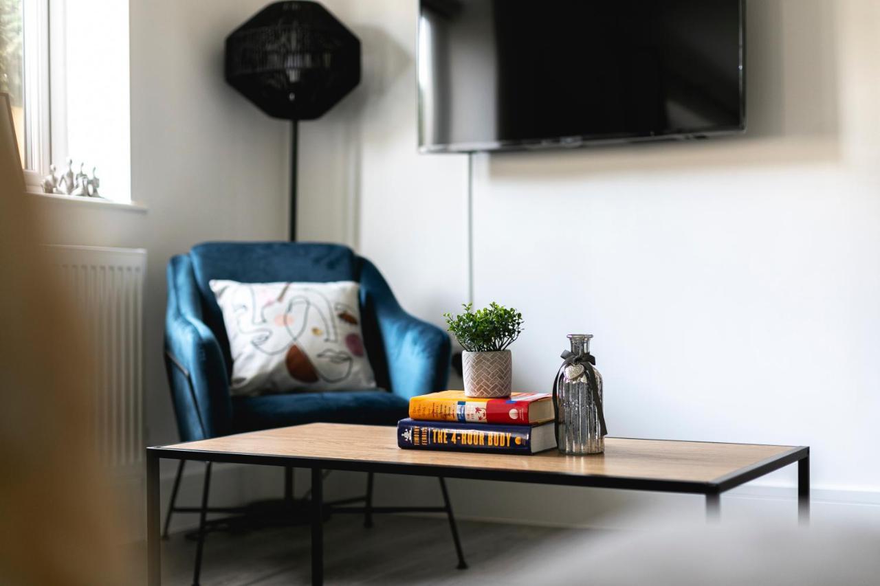 Skyvillion - London Enfield Chase Apartments With Parking & Wifi Bagian luar foto