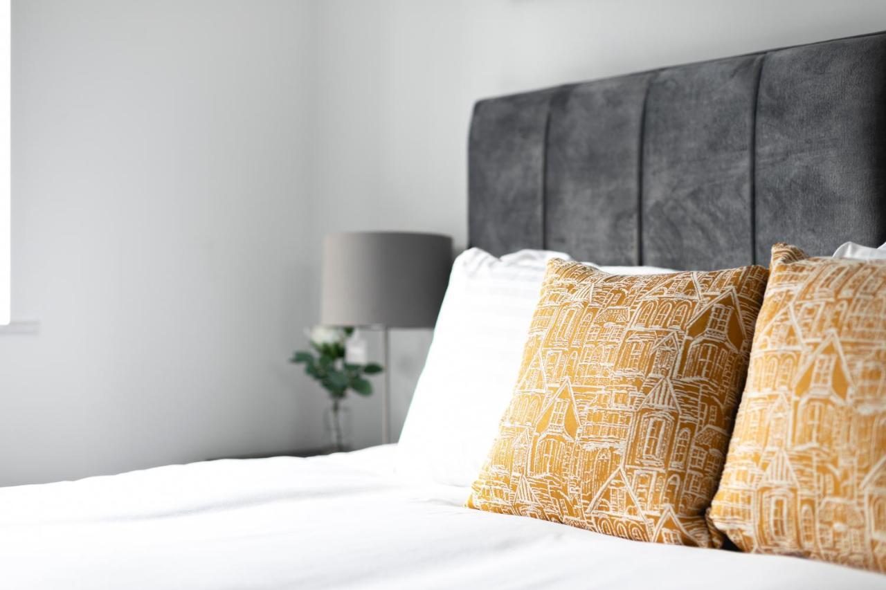 Skyvillion - London Enfield Chase Apartments With Parking & Wifi Bagian luar foto