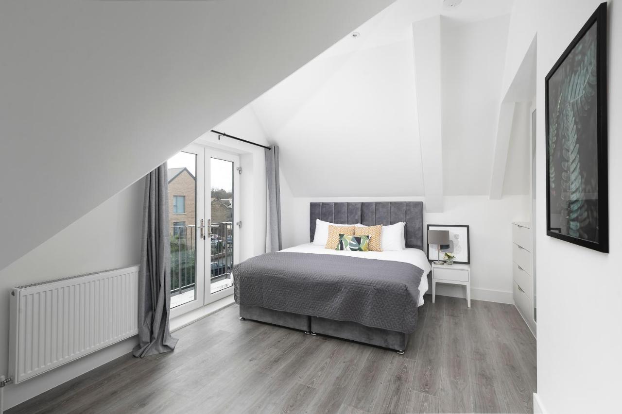 Skyvillion - London Enfield Chase Apartments With Parking & Wifi Bagian luar foto